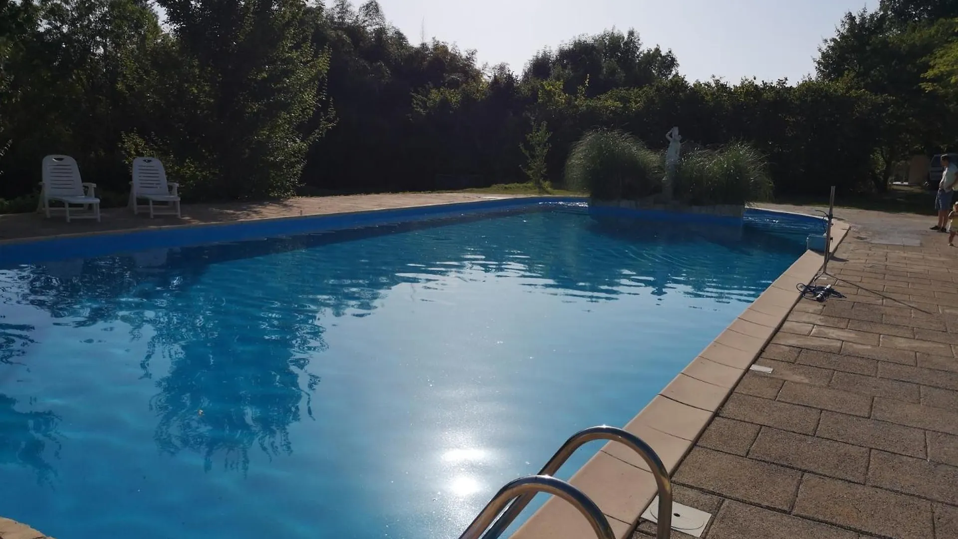 Le Clos Des Romarins Gite Le Coquelicot Belmontet Frankreich